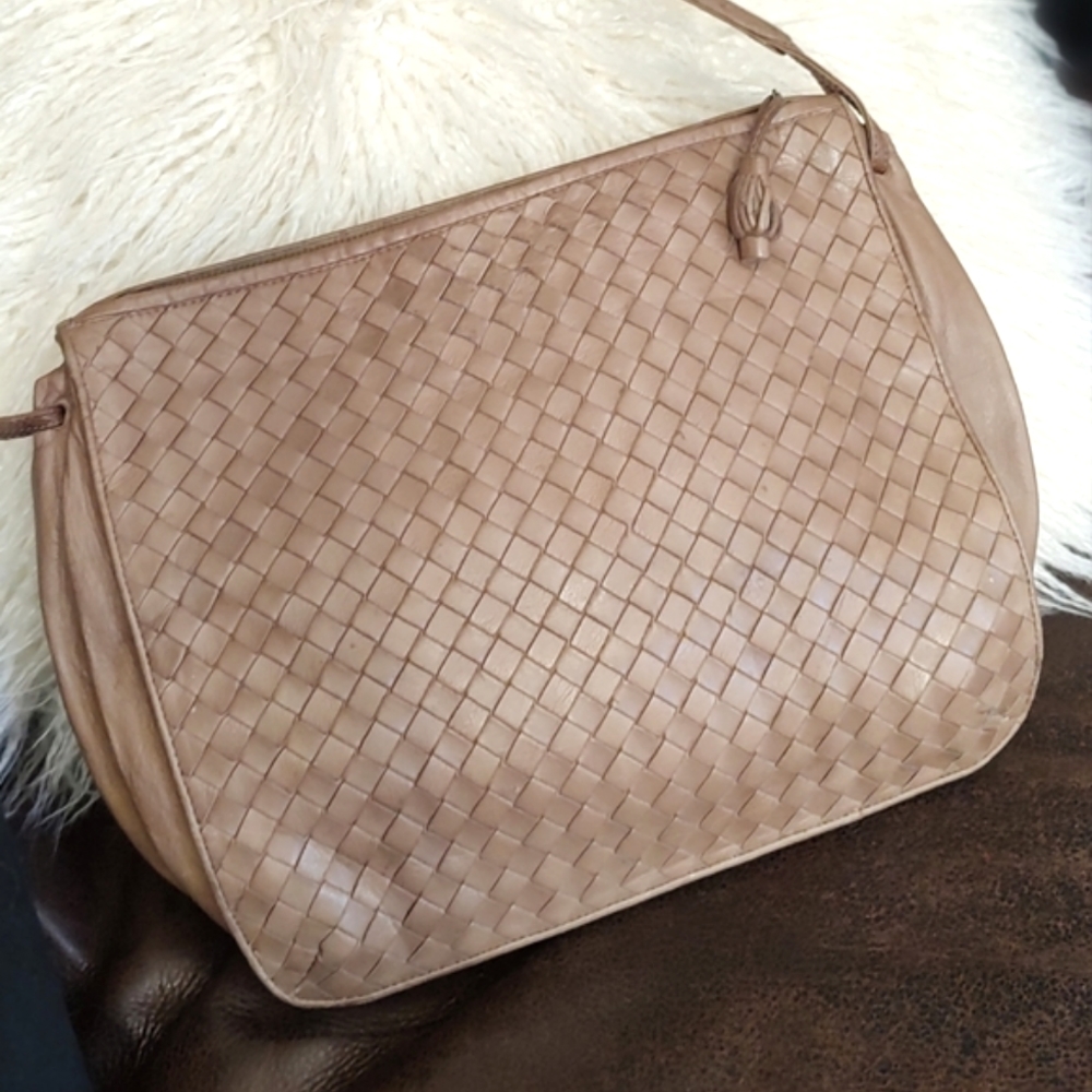 BOTTEGA VENETA Vintage Intrecciato Woven Lamb Leather Shoulder Crossbody Bag - Picture 7 of 16